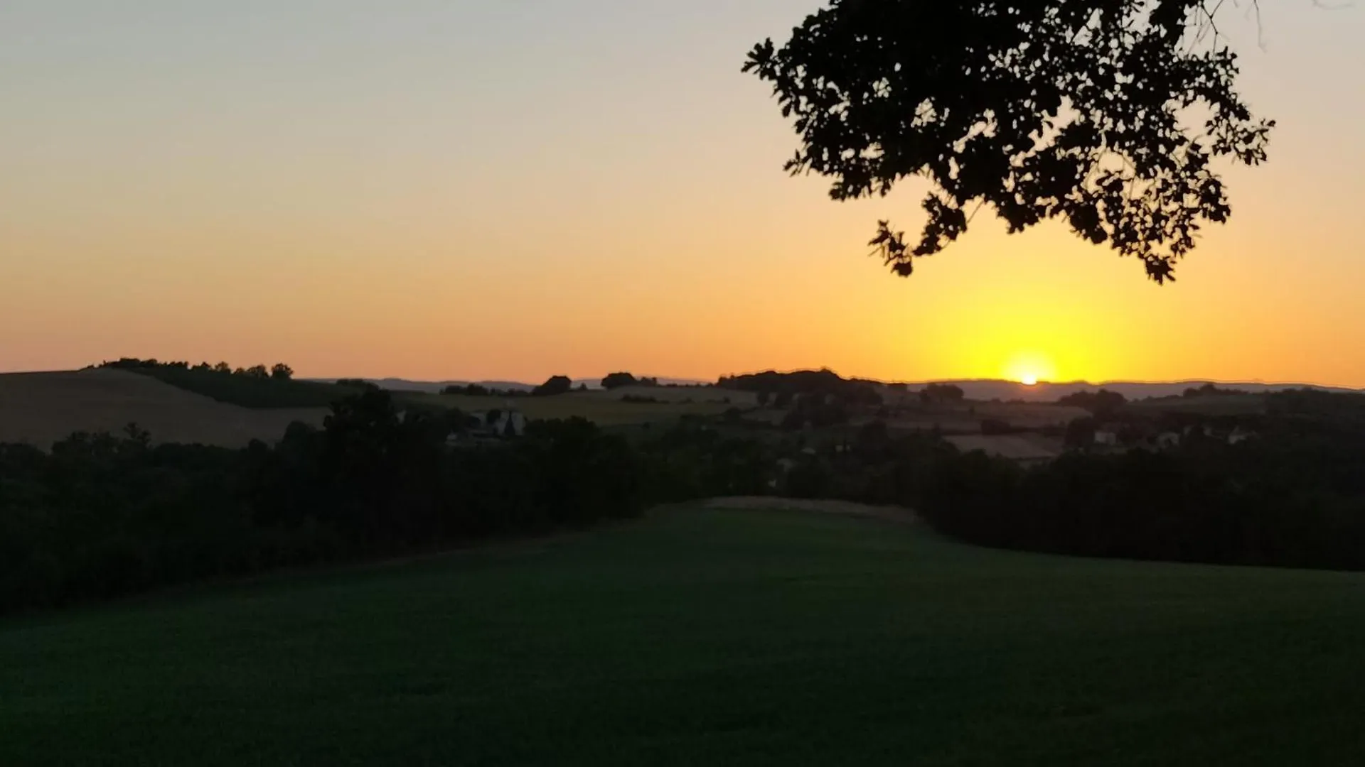 Les Lodges D'Adelaide Cahuzac-sur-Vère فرنسا