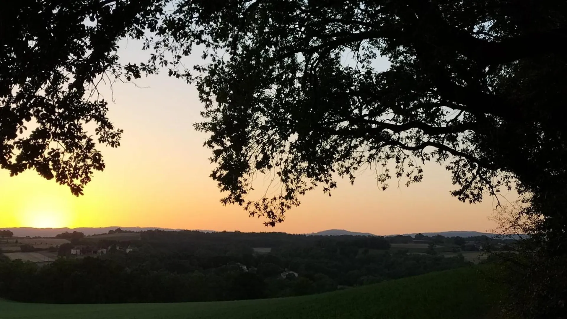 Les Lodges D'Adelaide Cahuzac-sur-Vère فرنسا